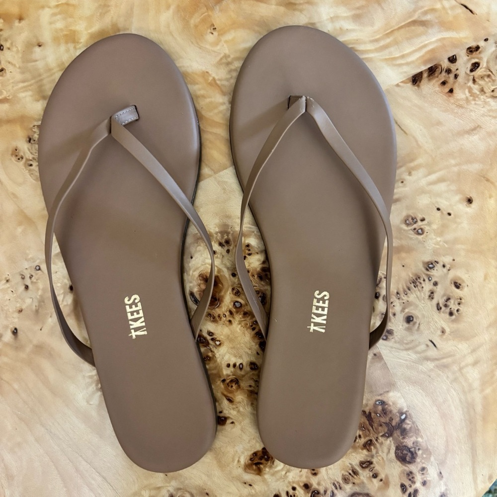 TKEES Women’s Tan Leather Thong Sandals